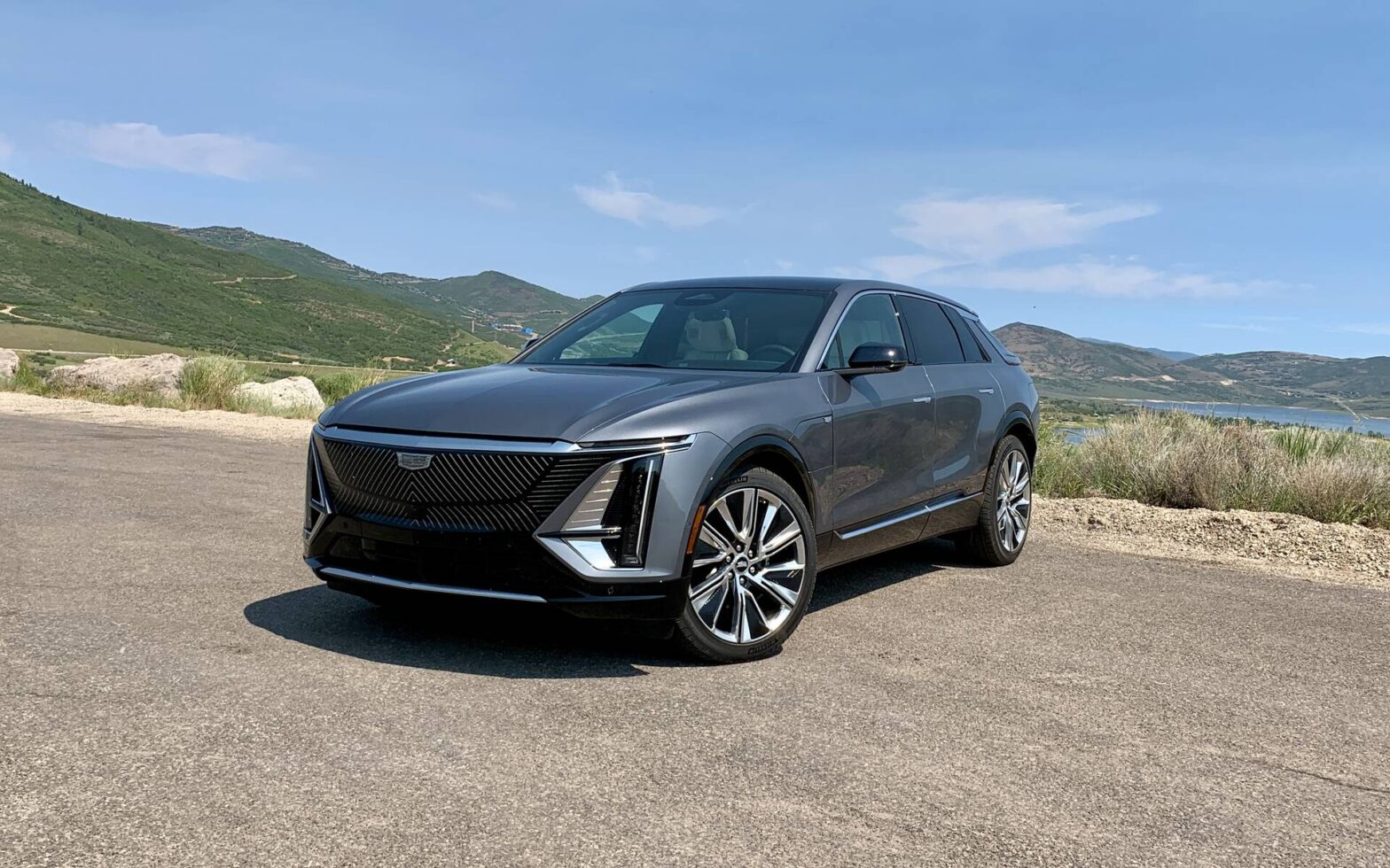 cadillac lyriq rwd