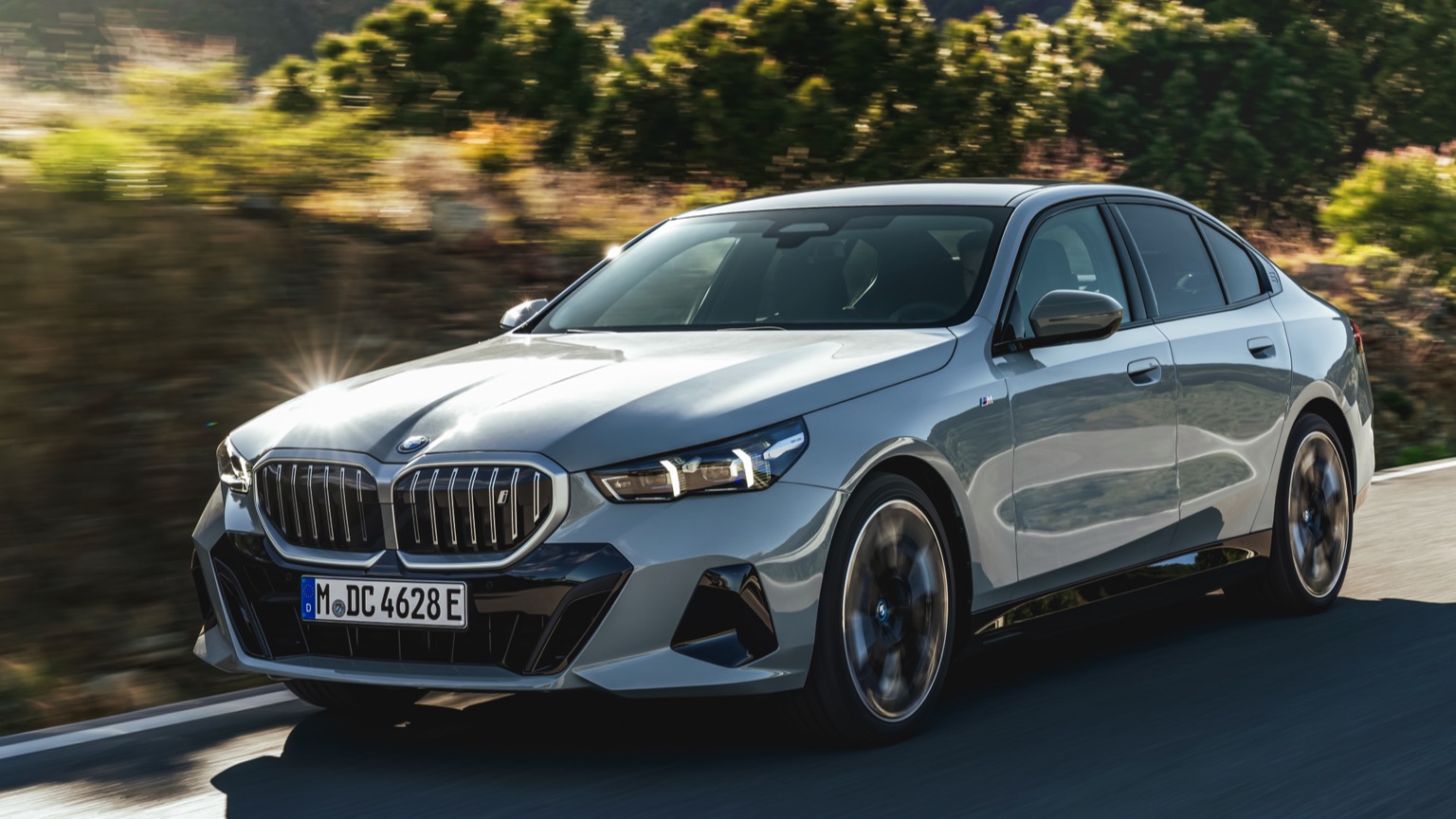 BMW i5 xDrive40 Specification