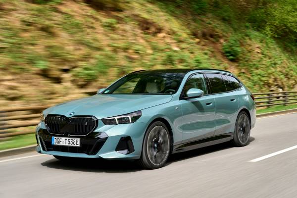 BMW i5 xDrive40