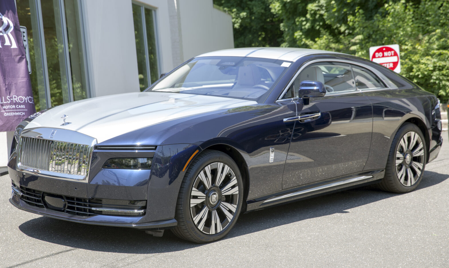 Rolls-Royce Spectre electric coupe